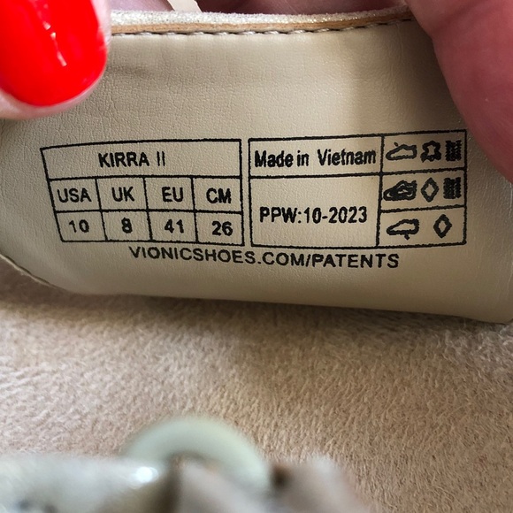 Vionic Kirra II thong gold metallic sandals Sz 10 Like New - Picture 9 of 9